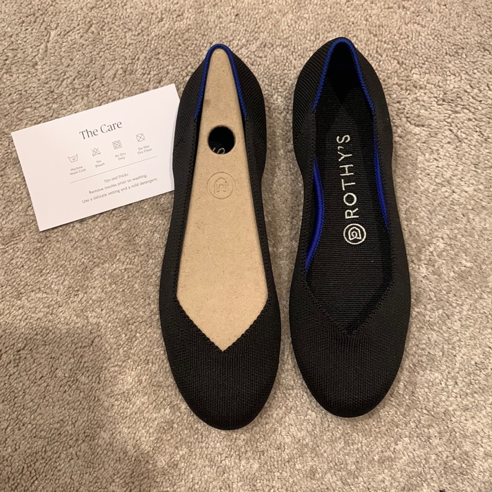 NWT The Flat Black Rothy’s